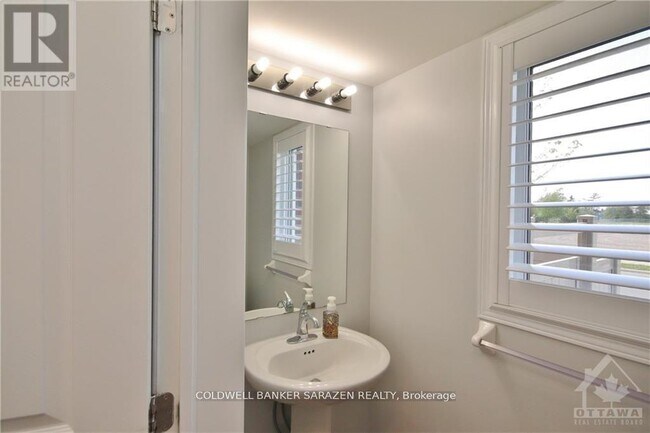 Photo - 201 Kingswell St