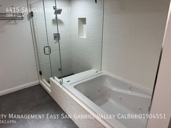 Photo - 4415 Saugus Ave