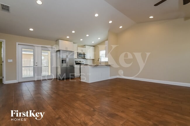 Photo - 201 Madalyn Ct