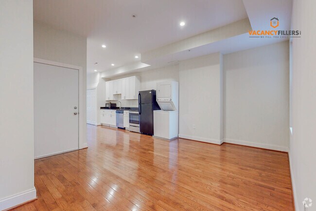 Building Photo - 2740 St Paul St Unit 2 Rental