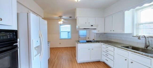 Building Photo - 5455 Kuldell Dr Rental