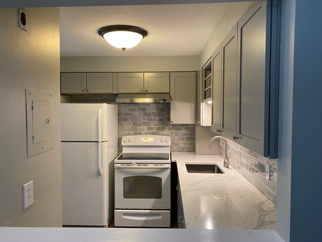 Photo - 45 Oval Rd Unit 31