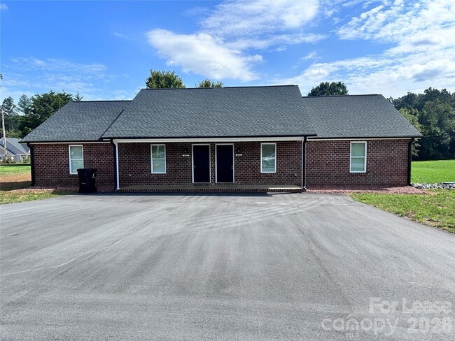 Building Photo - 4008 Eugene Dr