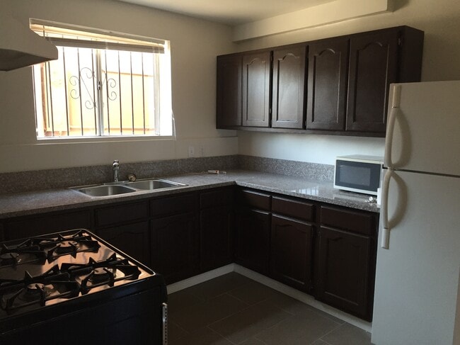 Photo - 7404 S Western Ave Unidad 5