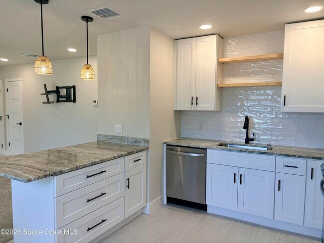Photo - 909 S Colonial Ct Unit C