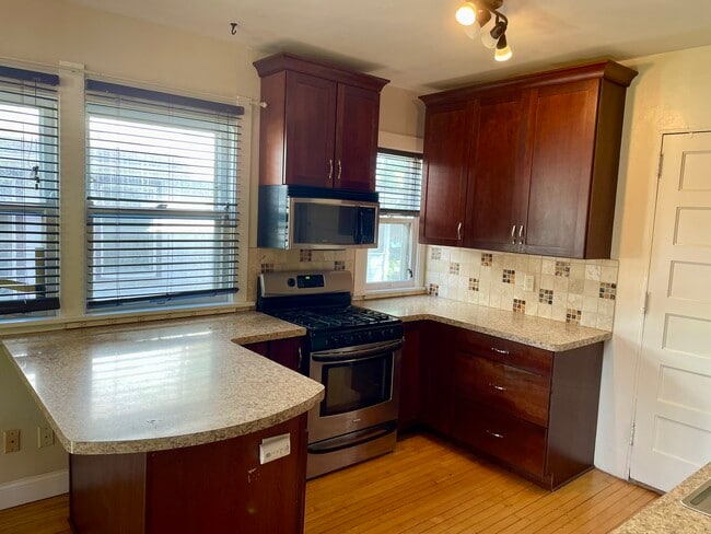 Photo - 1326 Vilas Ave Unit Lower Flat