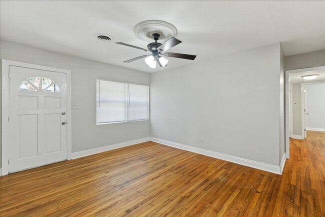 Photo - 1916 Blackburn Ave