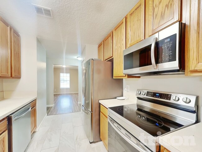 Photo - 13 Slocum Path