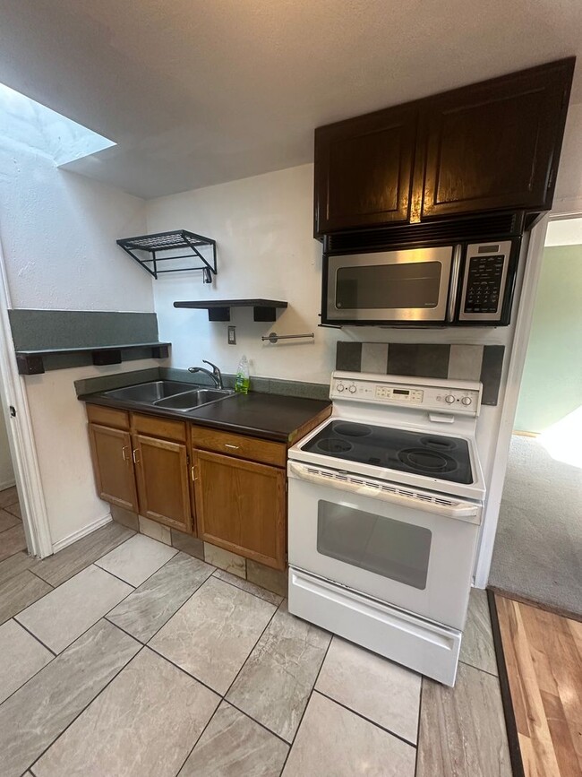 Photo - 2146 Grant St Unit 1