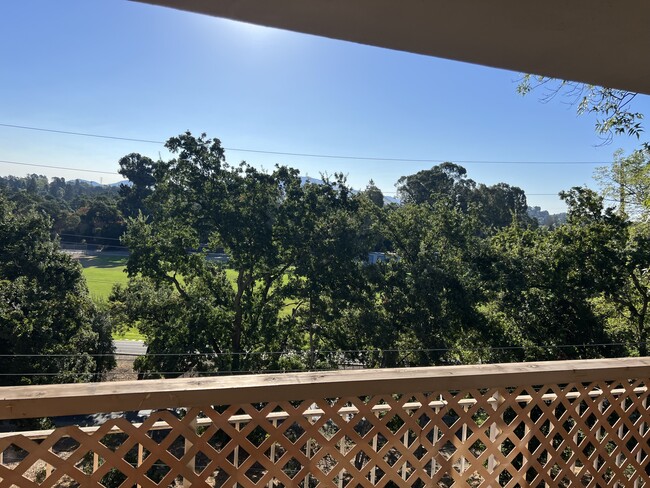 Building Photo - 310 N Civic Dr Unit #511