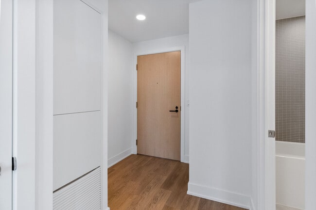 Photo - 200 Redpath Ave
