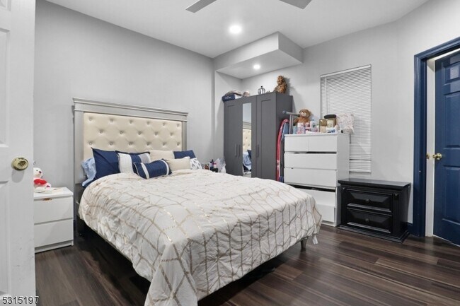 Photo - 737 Jackson Ave Unidad 2