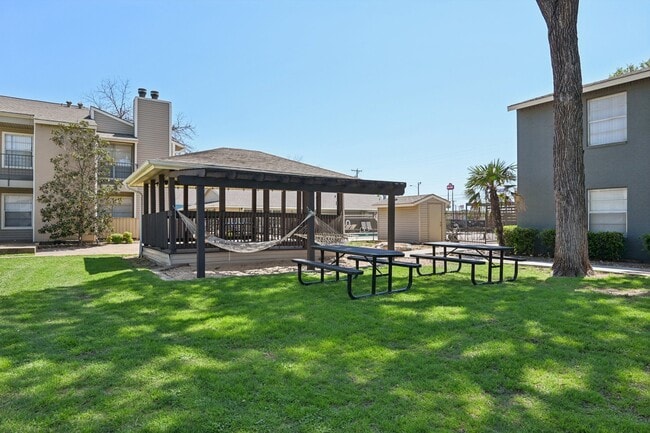 Photo - Abbey Glenn Apartments