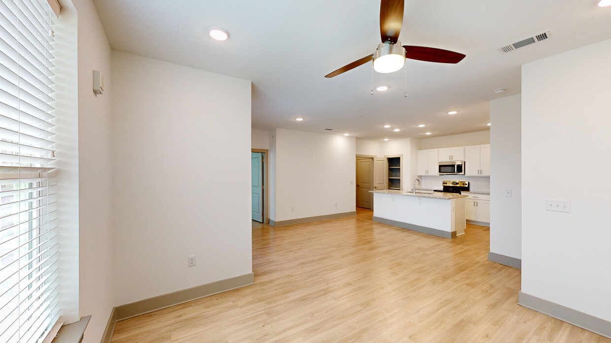 Photo - The Oaks at Riverbend Apartments