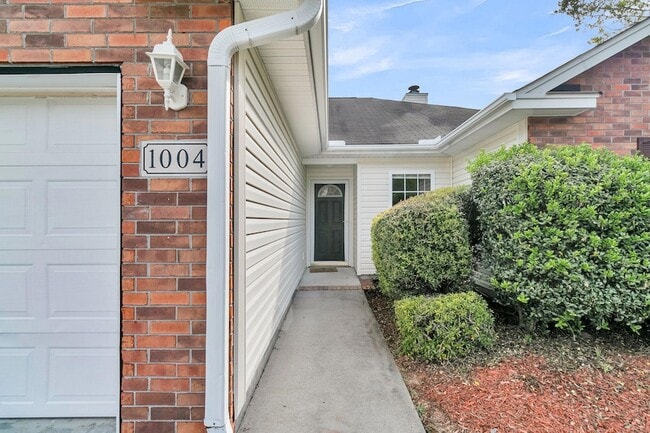 Photo - 1004 Cobblestone Blvd