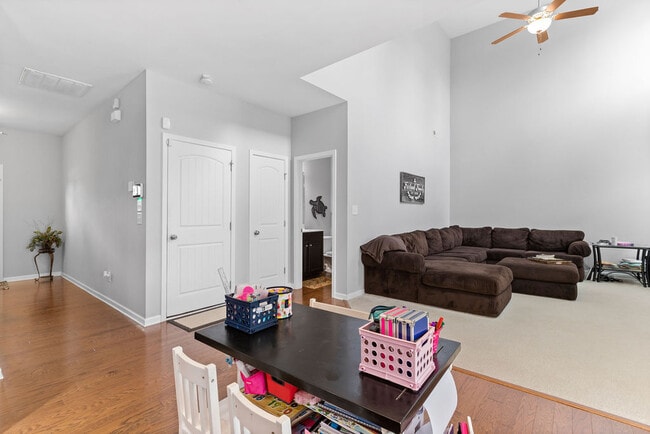 Photo - 135 Regatta Way