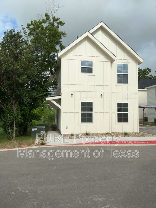 Building Photo - 2002 W 2nd St