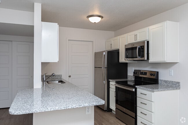 1BR, 1BA - The Windsor - Carrington Square