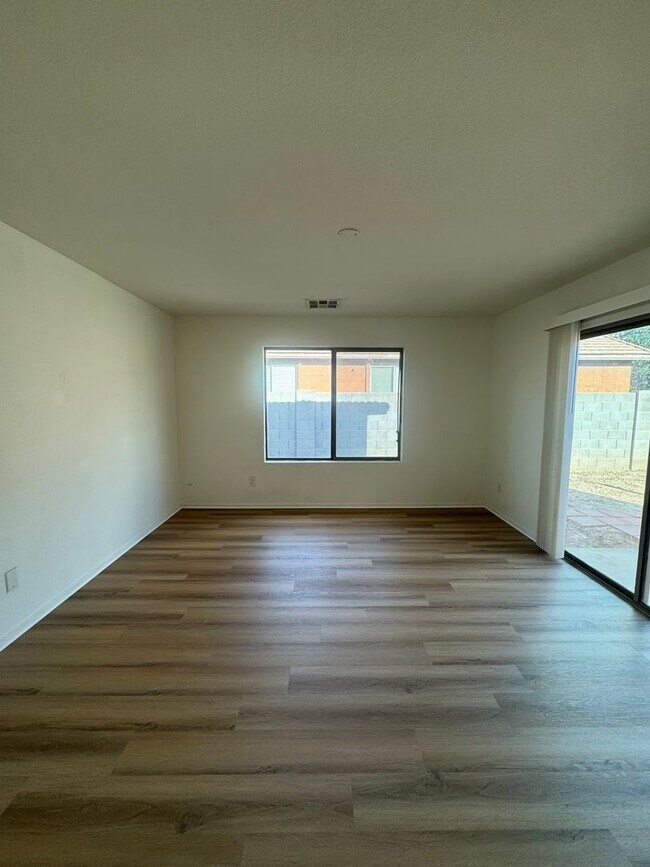 Photo - SINGLE LEVEL HOME IN MARICOPA
