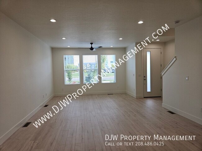 Photo - 1199 N Webb Wy