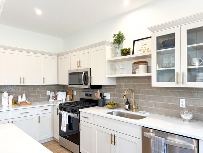 Woodhelm Townhomes - Woodhelm Townhomes