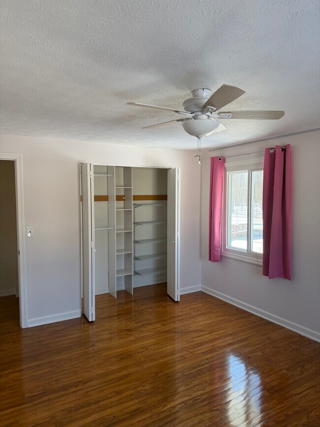 Photo - 37910 Aurora Rd