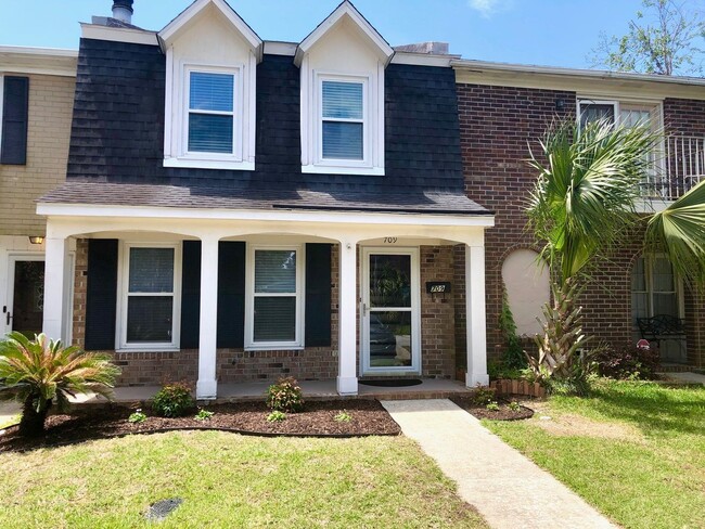 Photo - Available 11/1. Beautifully Remodeled Town...