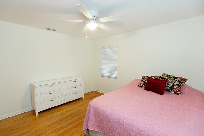 Photo - 210 NW 29th St