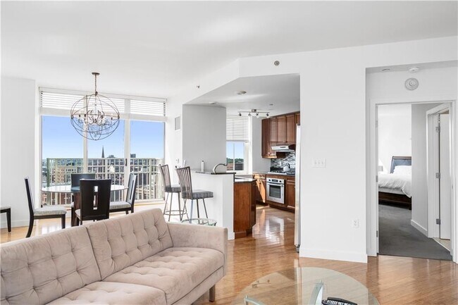 Photo - 1 W Exchange St