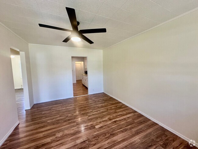 Building Photo - 2bdrm, 1 bath Cozy Cottage with fenced yard Rental