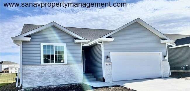 Beautiful 3 bedroom in Prime Waukee Locati... - Beautiful 3 bedroom in Prime Waukee Locati... House