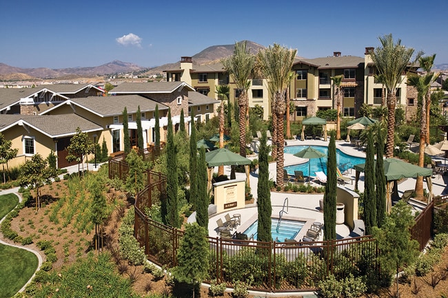 An oasis amongst the mountains - Dakota Apartments