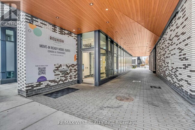 Photo - 1808 St Clair Ave W Unité 617