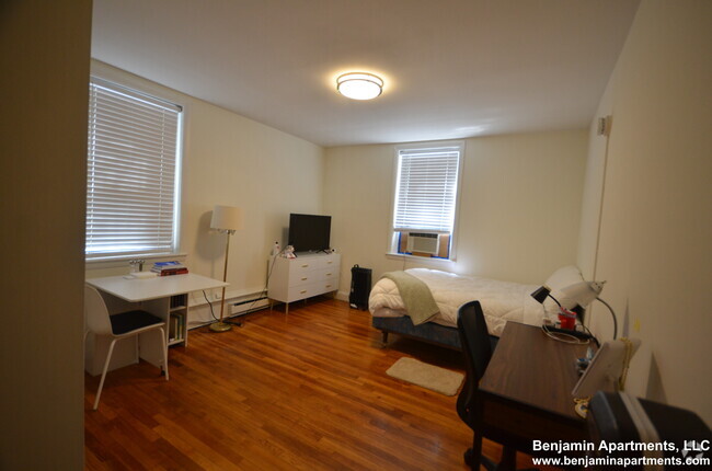 Building Photo - 521 Beacon St Unit 2 Rental