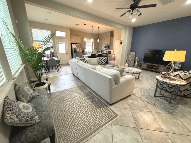 Building Photo - 12130 La Strada St Rental