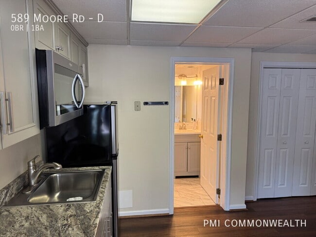 Photo - 589 Moore Rd Unidad D