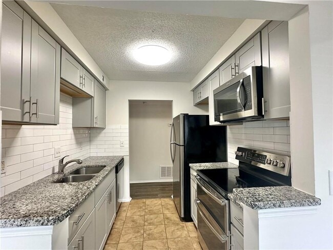 Photo - 2301 Huntingdon Chase