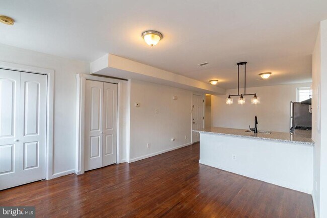 Photo - 305 N 41st St Unit 3