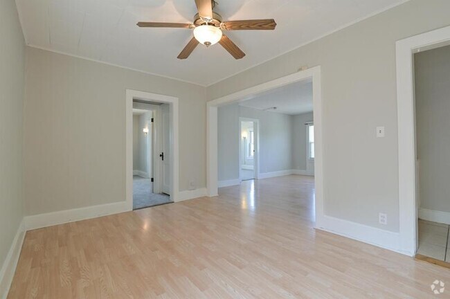 Building Photo - 1141 S 30th Ave Unit Apt 11