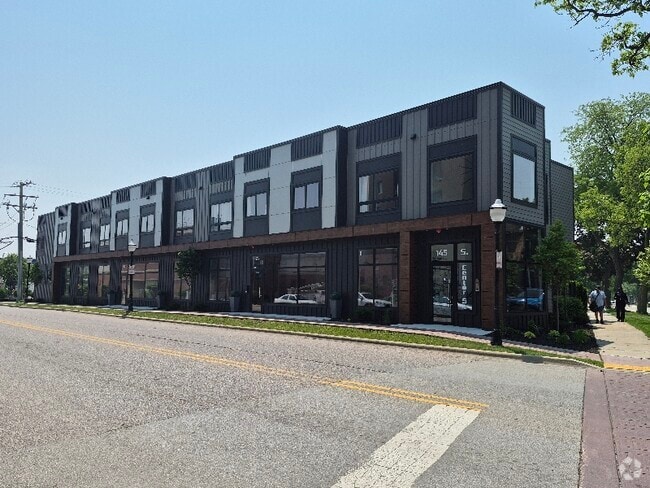Building Photo - 145 S Center St Unit Apartment 203