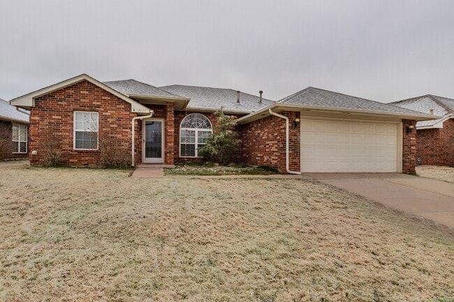 Building Photo - 15937 Katie Ridge Dr
