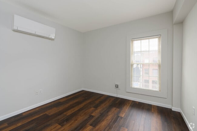 1BR, 1BA - Bedroom