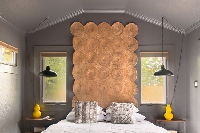 Photo - 326 Queen Anne Court