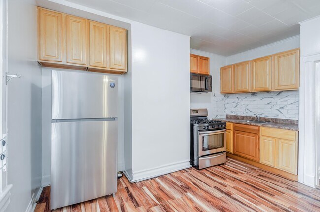 Photo - 62 Clarke Ave Unit 2