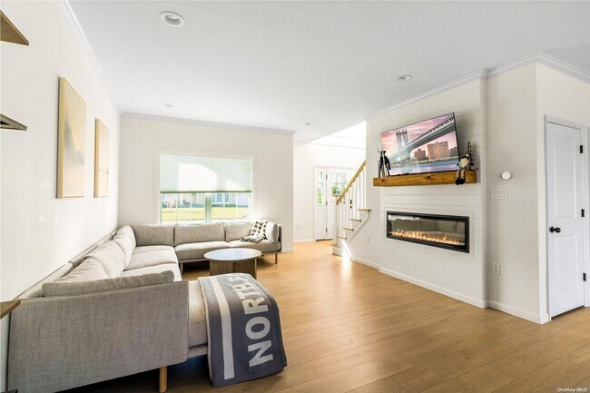 Photo - 75 Gillette Dr