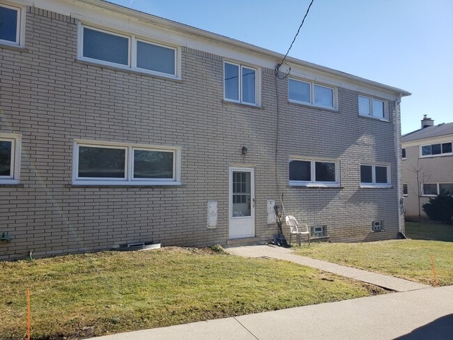 Photo - 3105 Linwood Ave