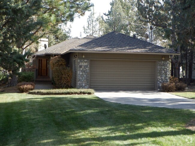 Building Photo - 3 Bed/2 Bath In River's Edge Community - G... Rental