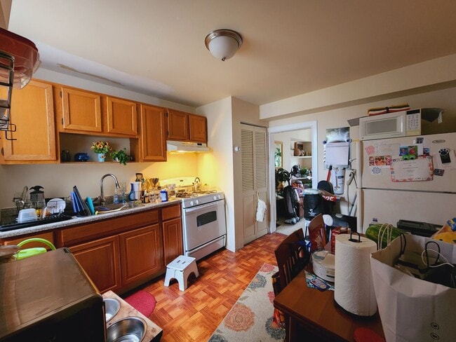 Building Photo - 845 N 26th St Unit 2