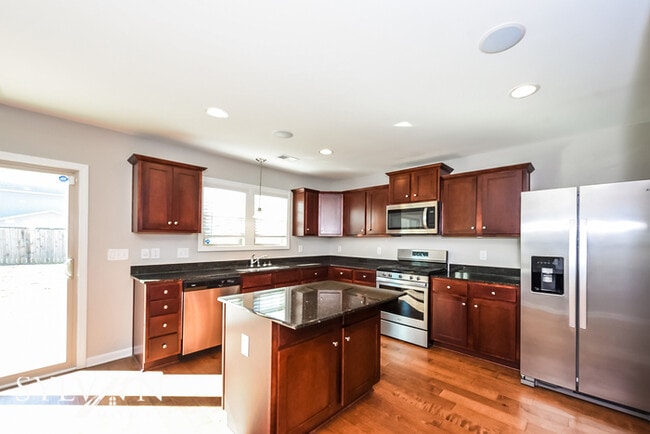 3037 Gedney Cir