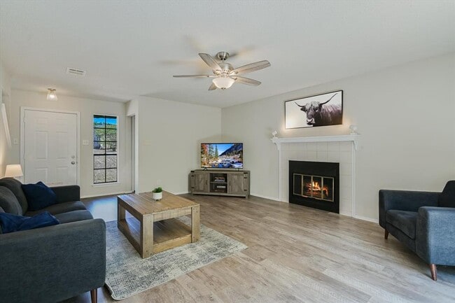 1009 Peggotty Pl